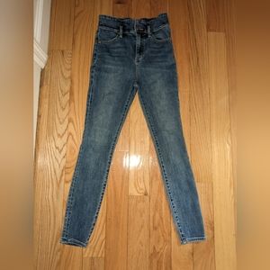 3. ALICE + OLIVIA HIGH RISE SKINNY JEANS